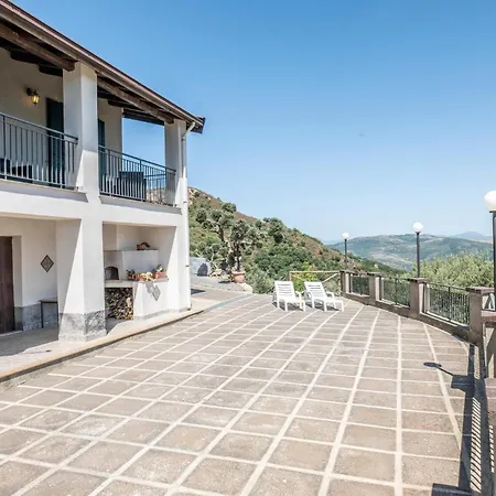 3 Bedroom Beautiful In Librizzi