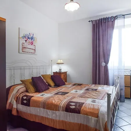 Holiday home 3 Bedroom Beautiful In Librizzi